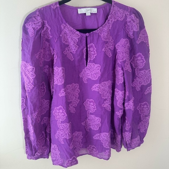 Loft Floral purple Jacquard keyhole blouse M petites - Picture 3 of 8